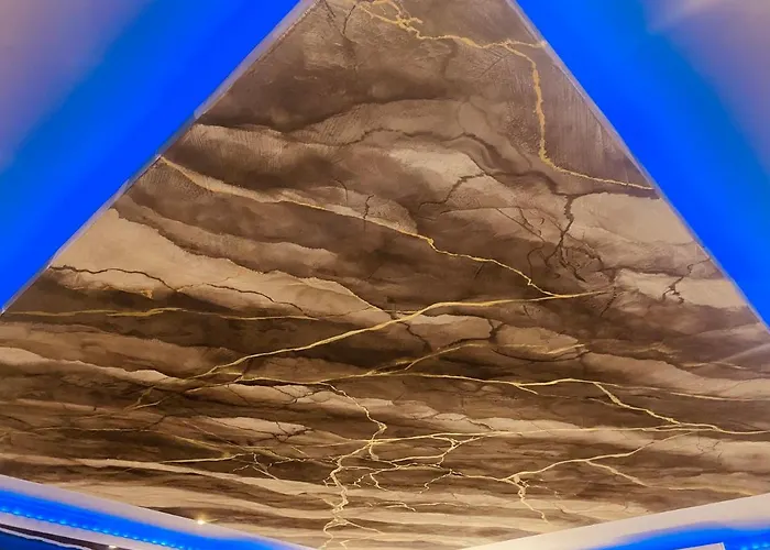 Azure Gold Apartment *