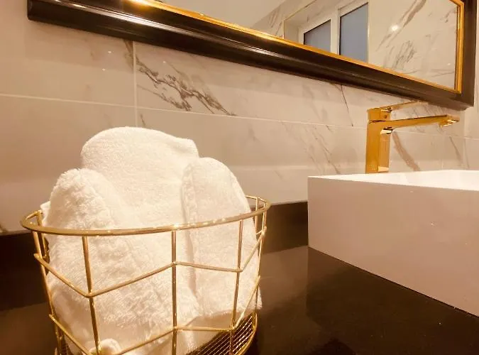 Azure Gold Apartment Senglea