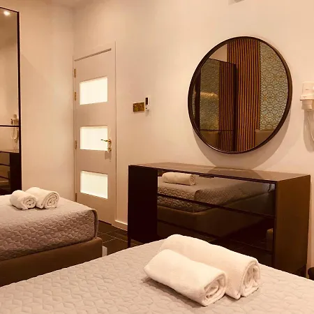 Azure Gold Apartment *
