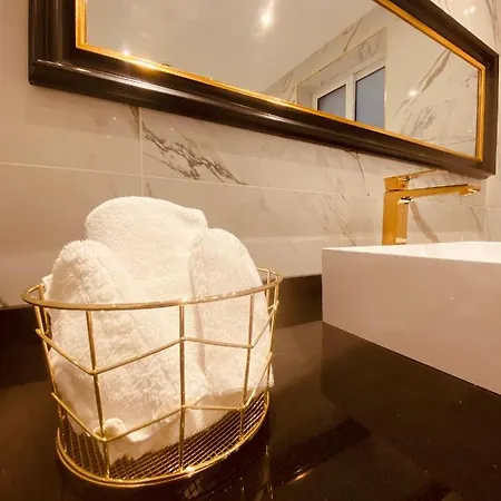 Azure Gold Apartment Senglea