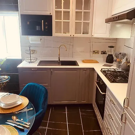 Azure Gold Apartment *
