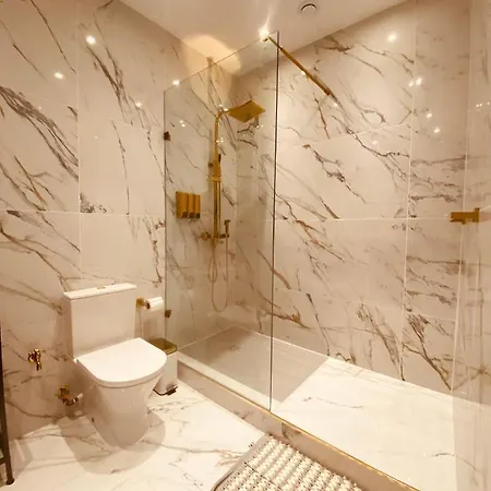 شقة Azure Gold *