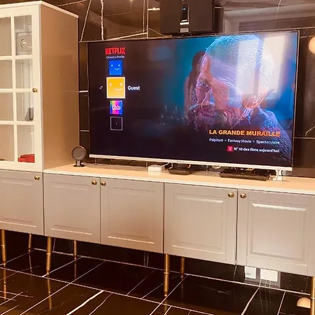 شقة Azure Gold سنجليا