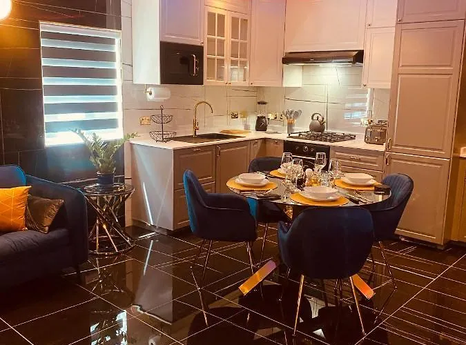 Azure Gold 아파트 센글리아